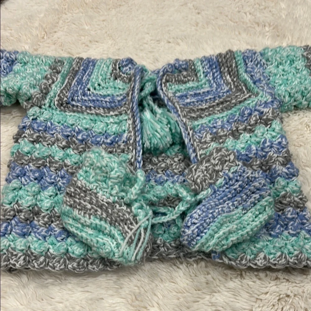 Handmade Crochet Baby Sweater with Booties… Granny Stitch Pattern